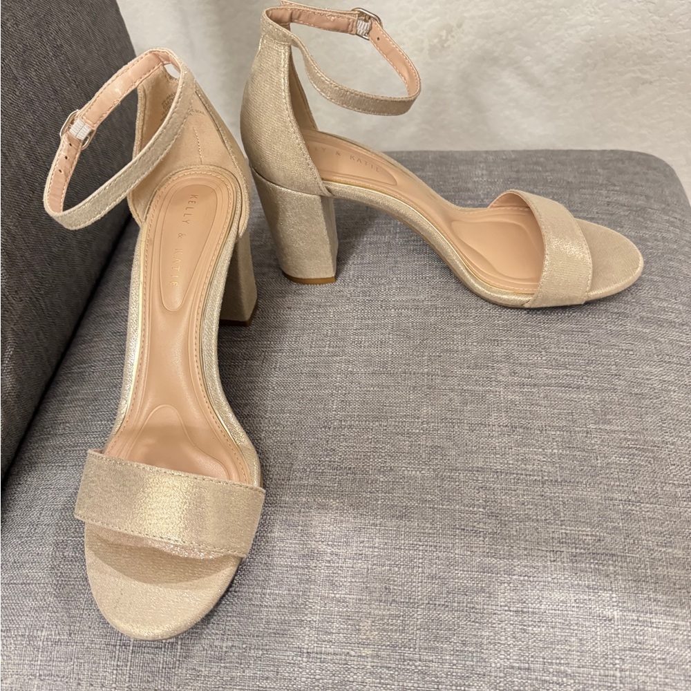Kelly & Katie Shimmering Gold Heels - size 6